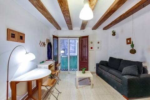 Está enGoticoLasRamblasPort Olímpico,20mntDePlayas