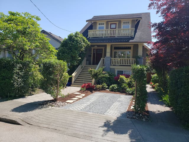 $199-Kitsilano 3 bedroom 2.5 bthrm Heritage Home