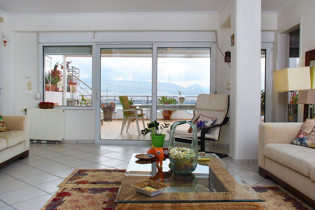 The sitting area, with unlimited view