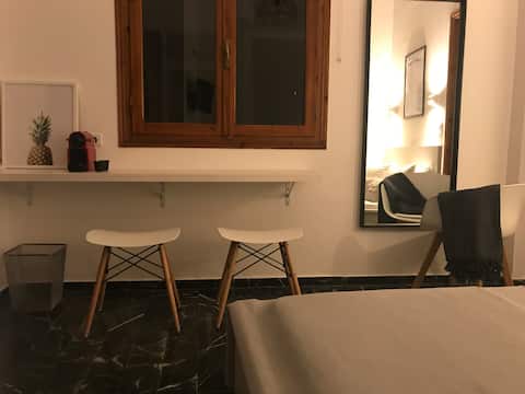 Tiny & Cozy Downtown - Tinos