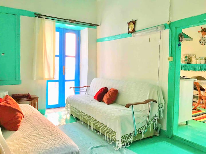 Mavi Balkonlu Ev - Kalkan