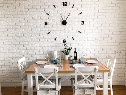 Stylish apartment near to center and train station