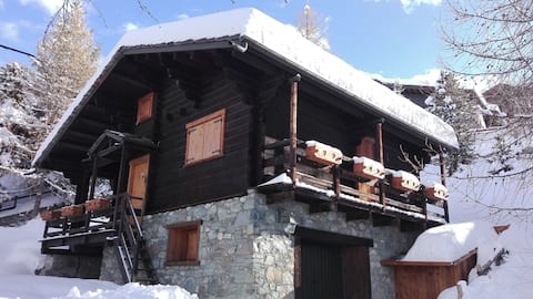 Characteristic mountain chalet in Pila