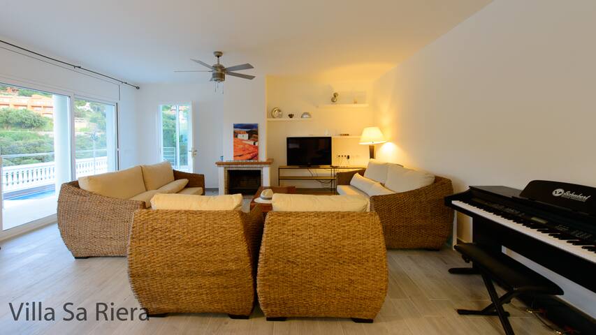 Villa Sa Riera, beautiful 6 bedroom home, own pool gallery image 2