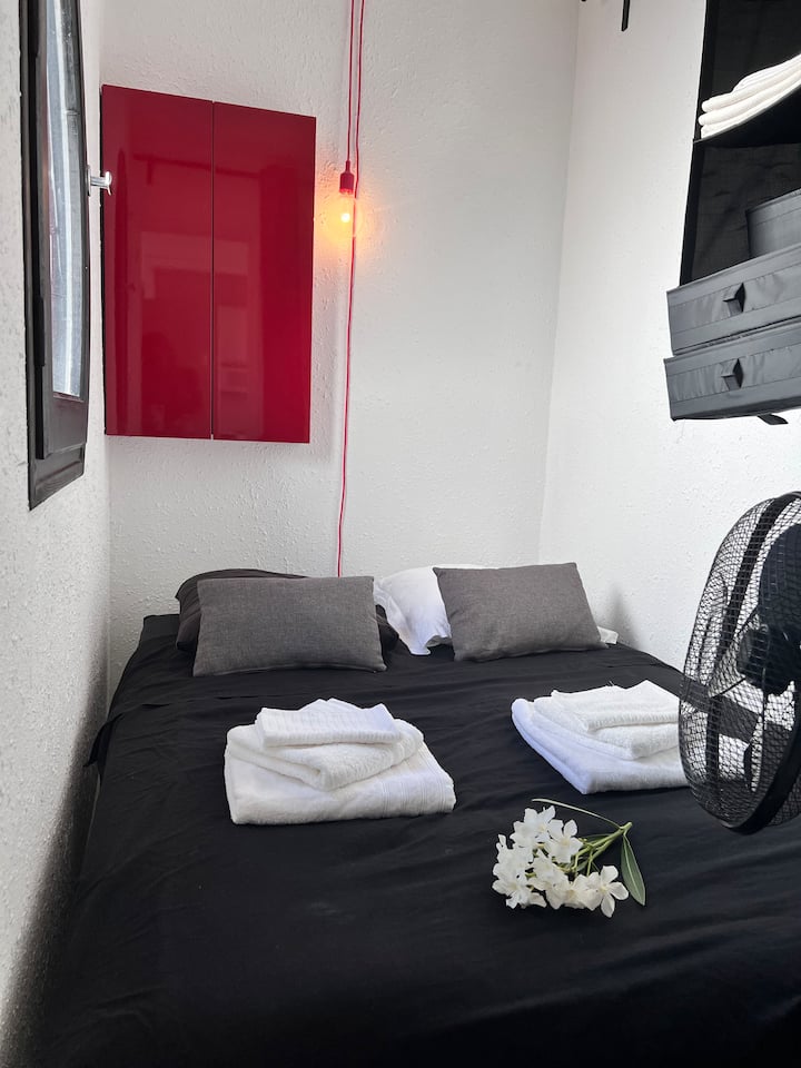 Cabin slaapkamer met uitklapbare slaapbank (130 x 190) voor een volwassene of 2 kinderen...Zoals in een boot! 