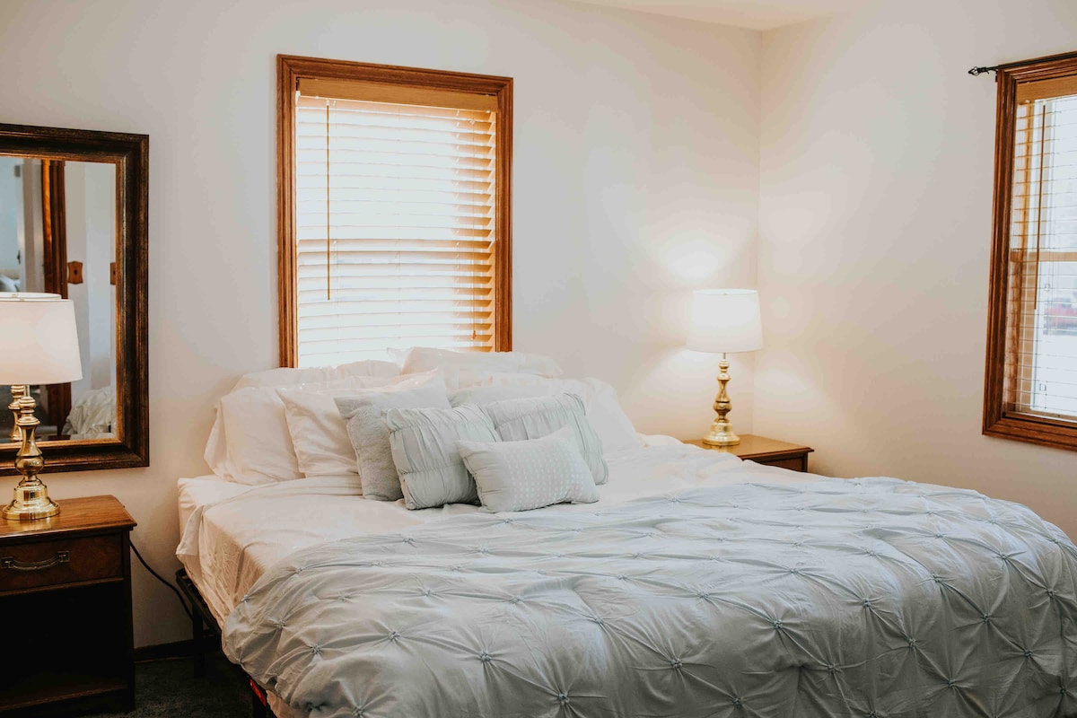 سرير رئيسي في الطابق الأول 