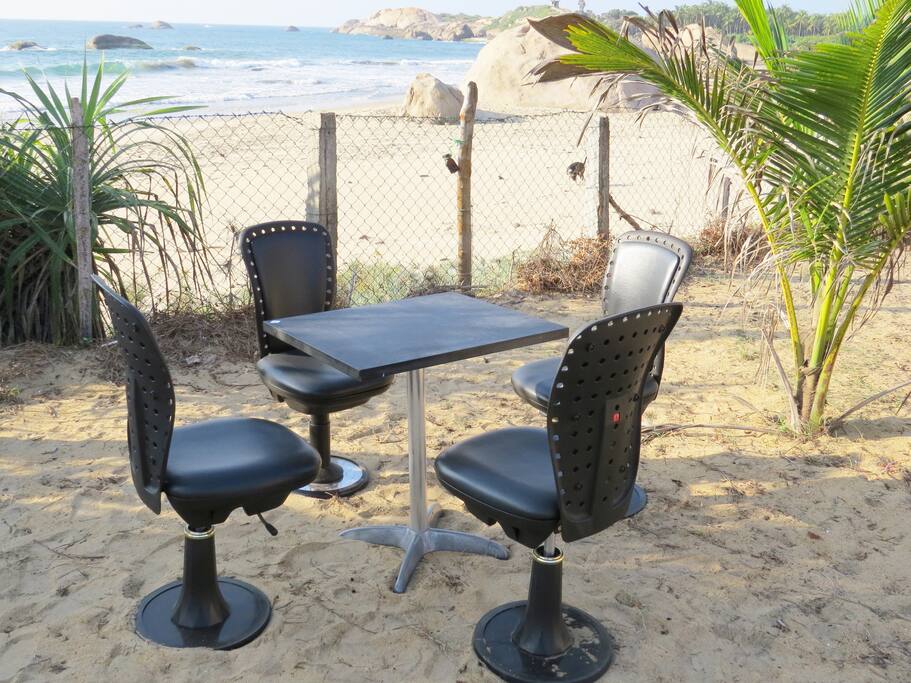Beach front Garden with Dinning area