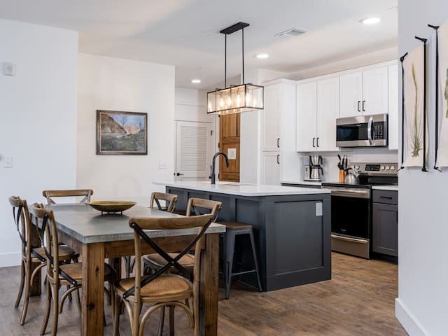 Boutique Condo in the ❤ of Downtown Asheville