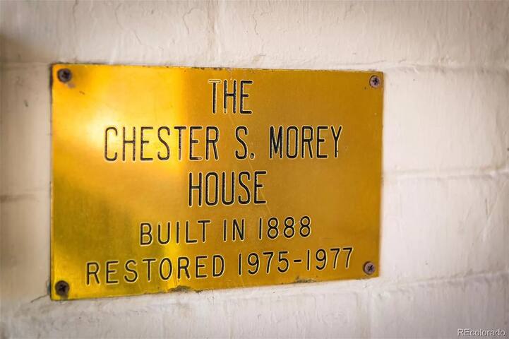 Gorgeous home with pool & tub in downtown Denver gallery image 5