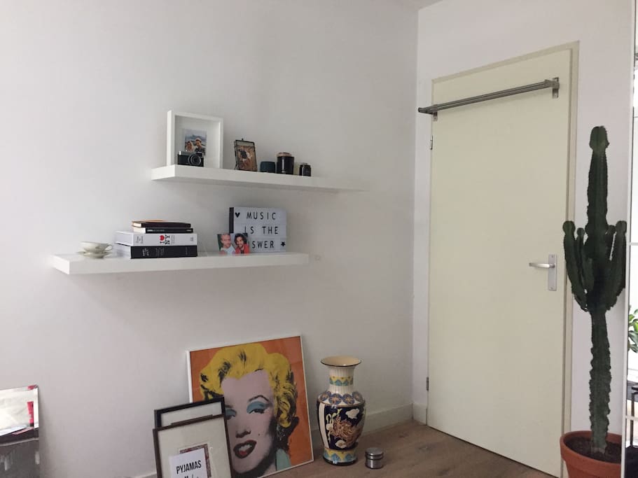 Entrance bedroom