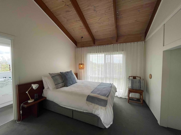 Chumba cha kulala cha 1 Kitanda cha ukubwa wa ghorofa kilicho na chumba cha kulala