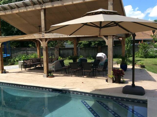 Pool house apartment, Near LSU