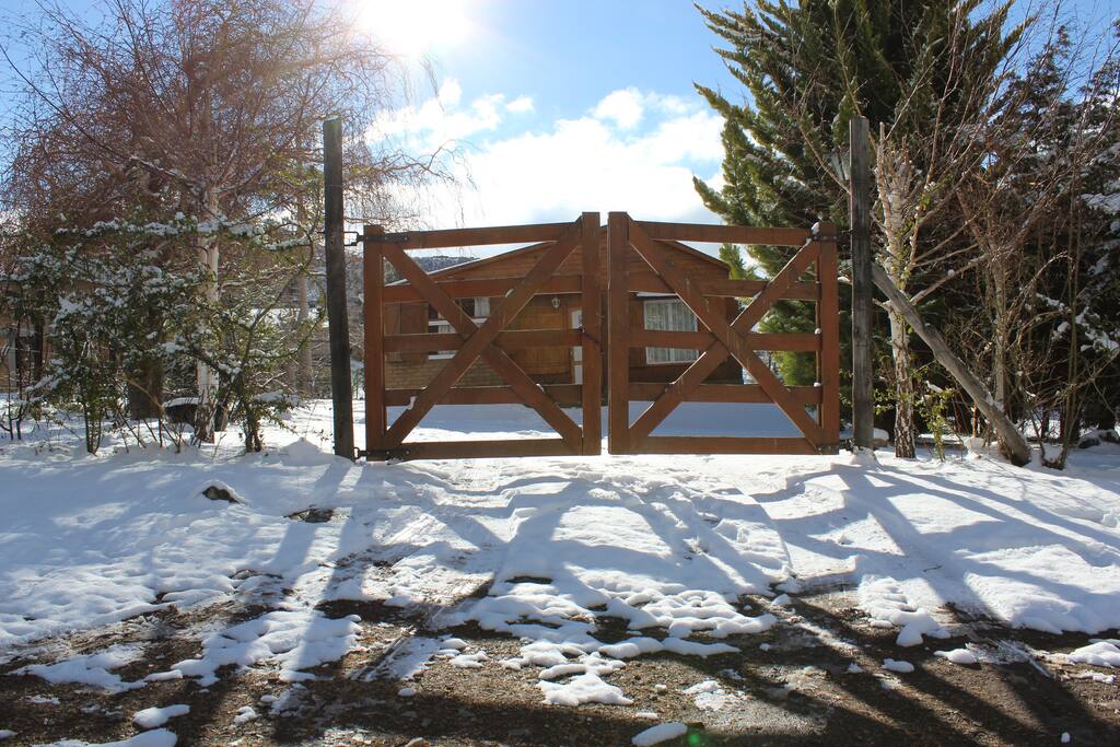 Entrada de la casa. Foto tomada en invierno