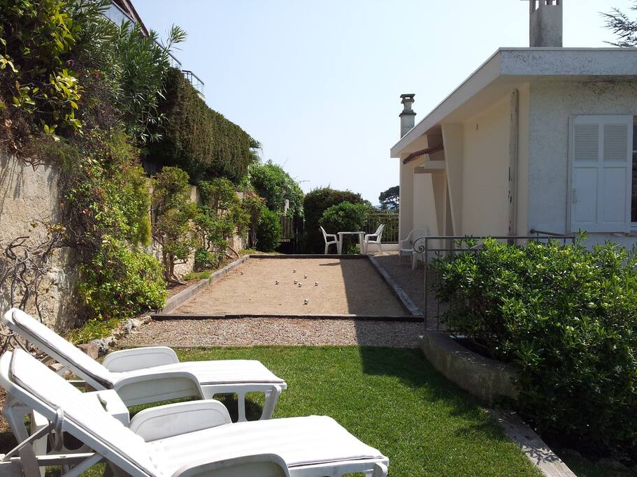 terrain de pétanque privé