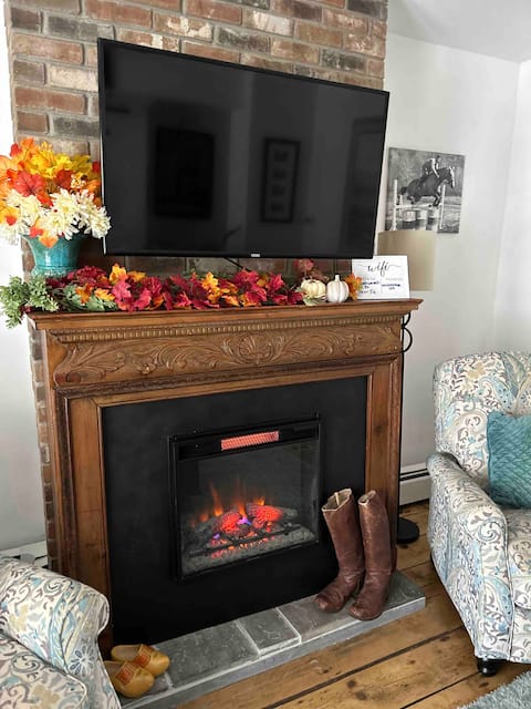 Successful Airbnb property: Cozy Fall Escape-top rated Vintage Home in Town in Saugerties