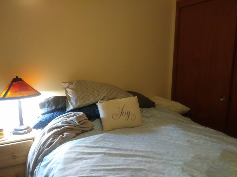 Full bedroom