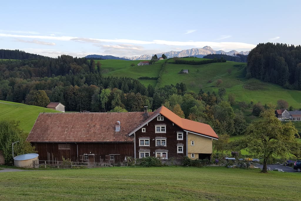 Wohnung in Appenzeller Bauernhaus am Südhang. Häuser zur Miete in