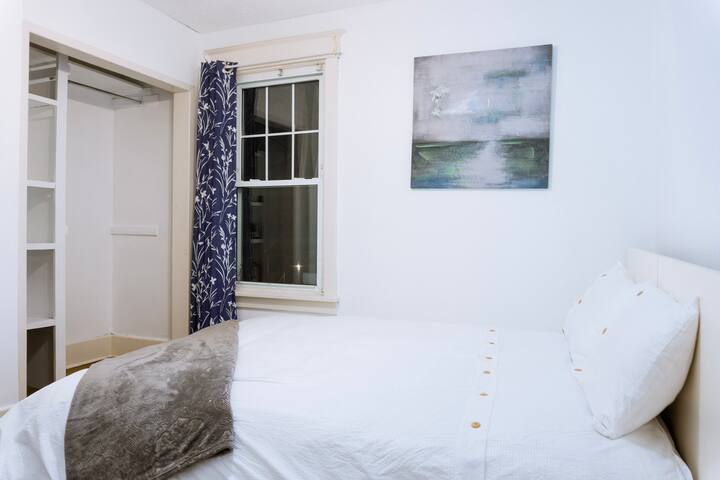 Odin: Cozy, Comfortable Space, Convenient