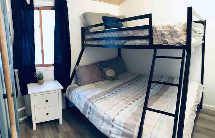 Habitación individual con literas dobles