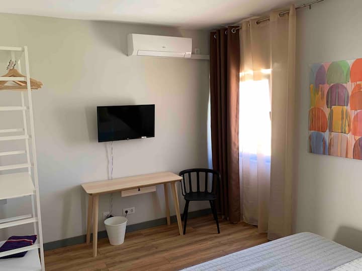 Quarto • Chumba cha kulala 