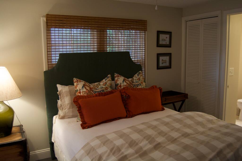 queen bed
