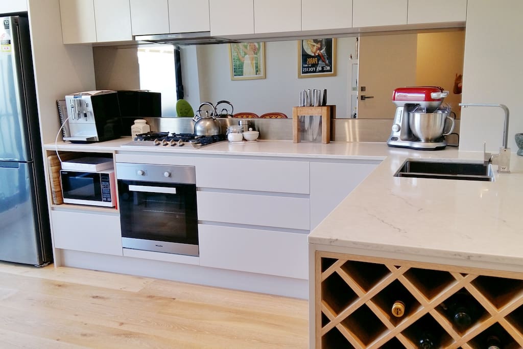 Lovely big kitchen.