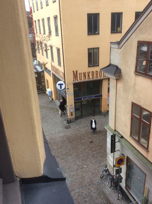 Looking at the subway from kitchen window.