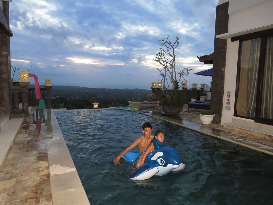 Fun with Serena the Dolphin!