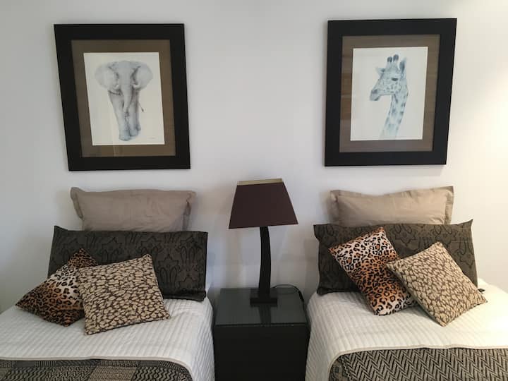 2nd bedroom ( with bathroom )
