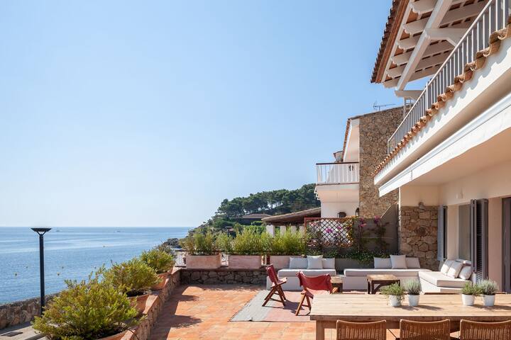 Charming property just a few steps from the beach gallery image 4