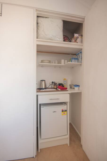 Coffee & tea making facility with bar fridge