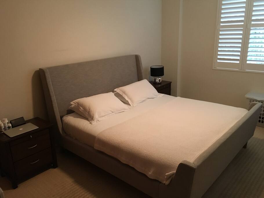 Large main bedroom