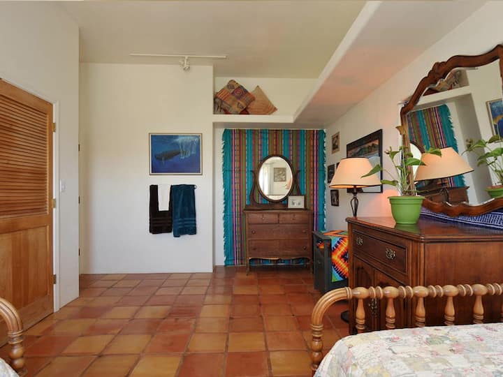 Kaktusová spálňa - komoda