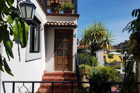 Summer Specials! Pied-a-terre No 4  El Centro