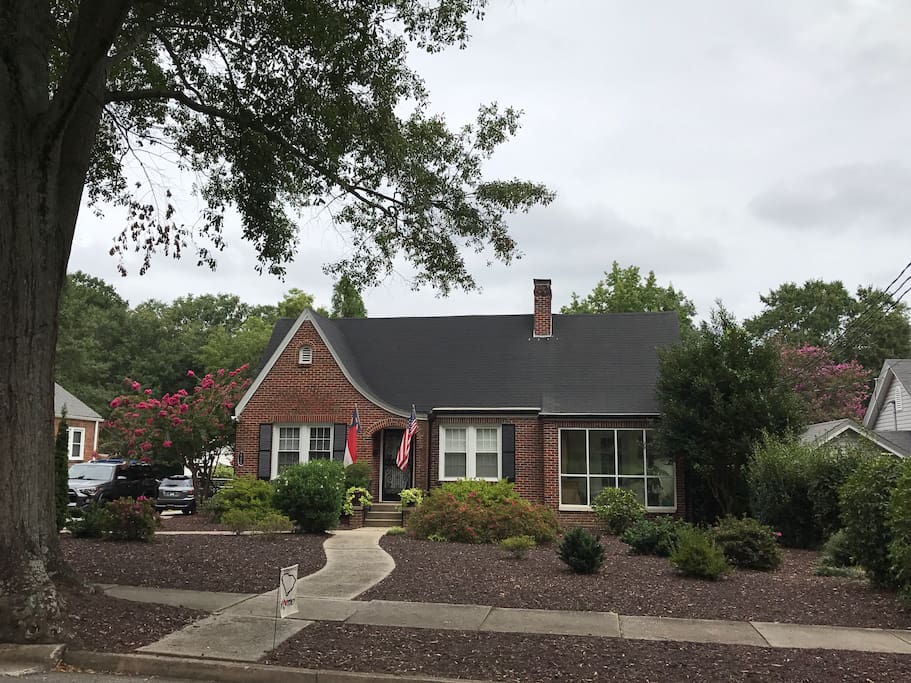 Front of the main home. Airbnb is located in the rear. (See additional pics)