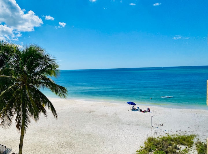 Great Beach To Be At If You Need To Rent Chairs And Umbrella Review Of Bonita Springs Public Beach Bonita Springs Fl Tripadvisor