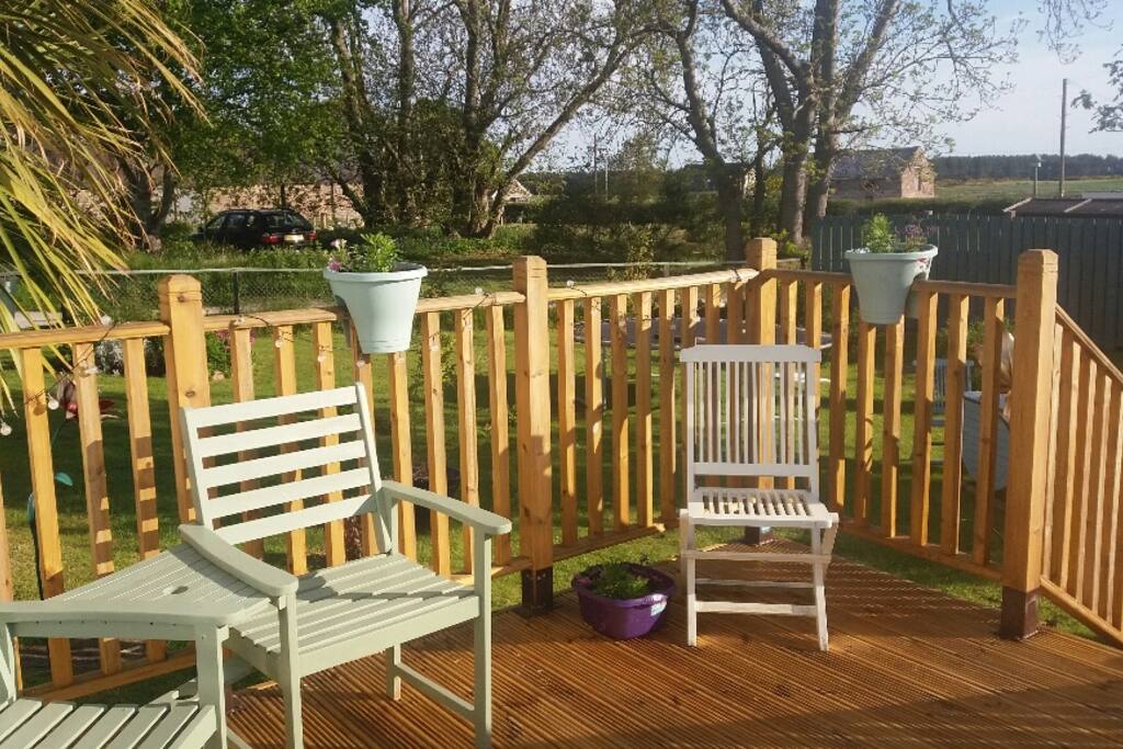 Decking and garden.