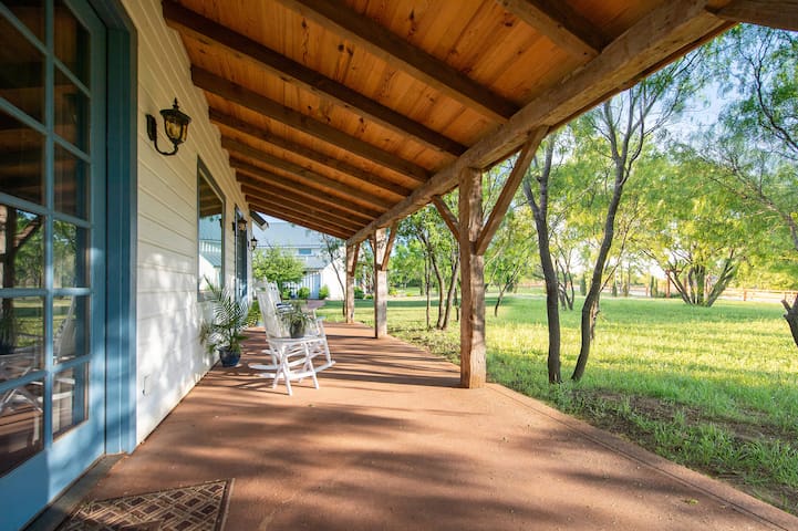 BRAND NEW! Craftsman Country Cottage