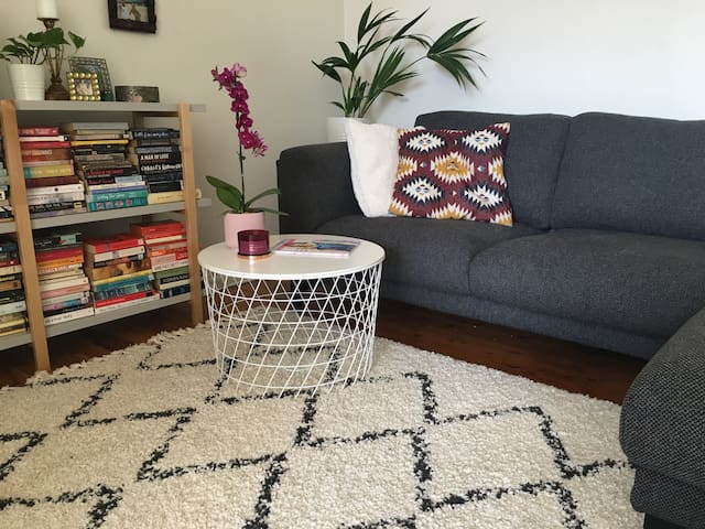 Spacious Bondi Beach Studio- 600m from the beach