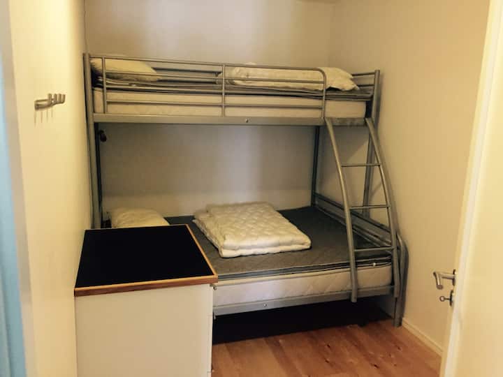 Chumba cha kulala 3. Kitanda cha sentimita 90 +140