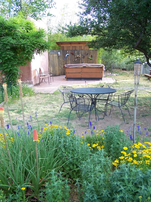 Hot tub and sauna area