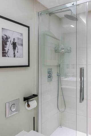 Covent Garden Diamond gallery image 5