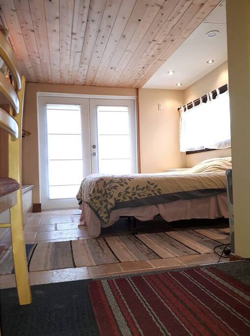 Spacious Room Close to the Beach