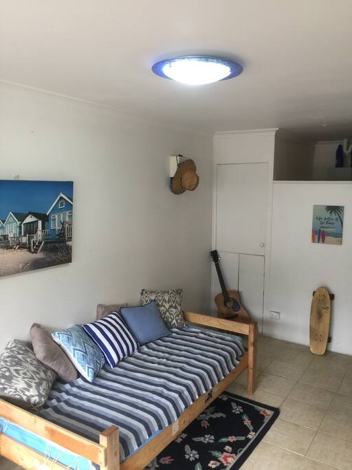 Indoor day bed