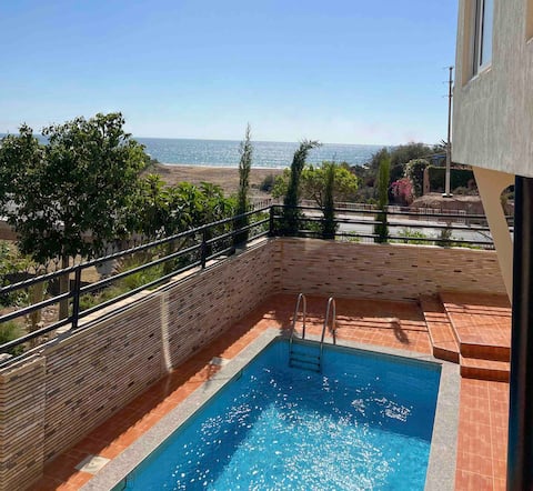 Beautiful villa with private pool & sea view