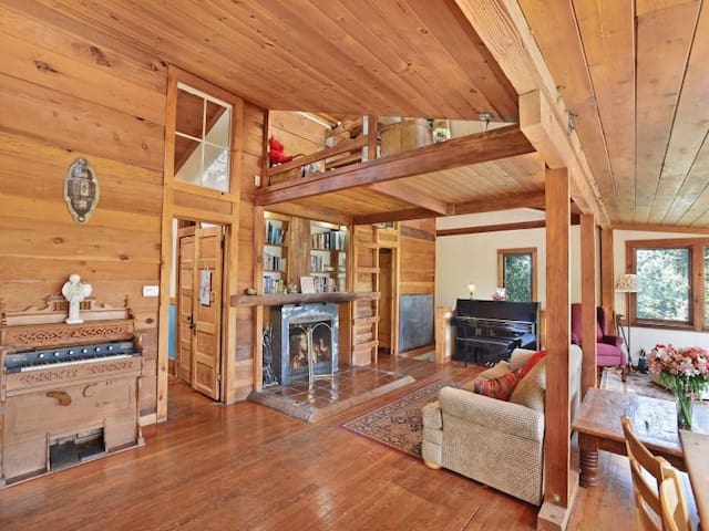 The Topanga Tree House