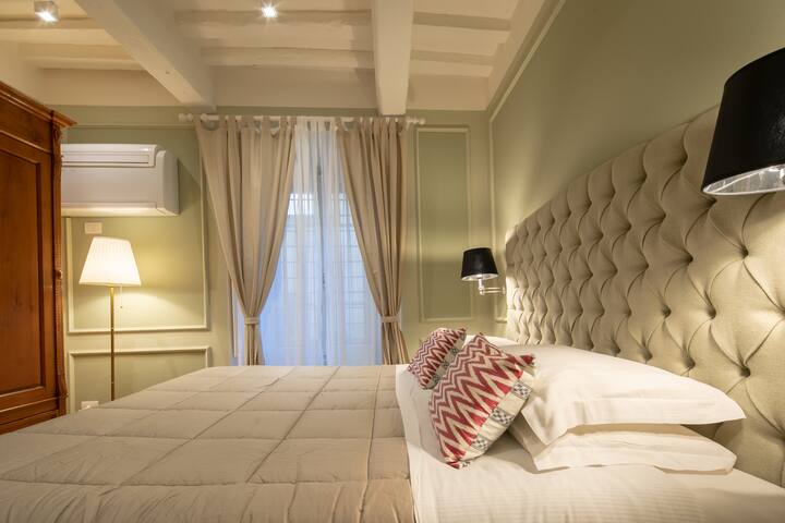 The Mirrors’ House at THE PONTE VECCHIO gallery image 4