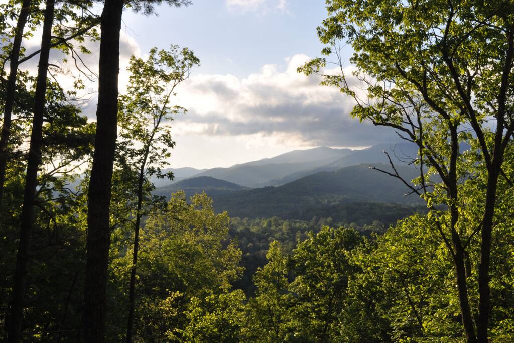 Imagine sipping your coffee while looking at this view.