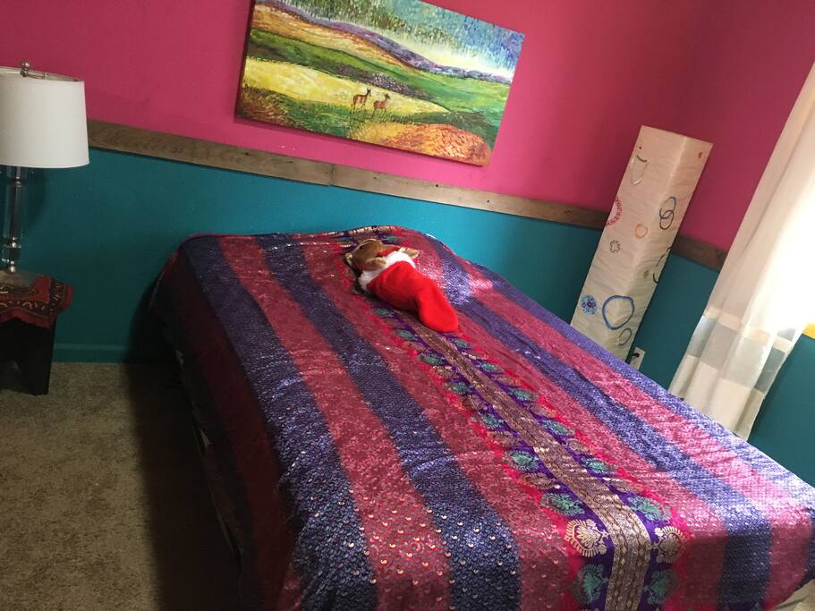 This room looks different now with new color.There is another smaller room available with twin bed.