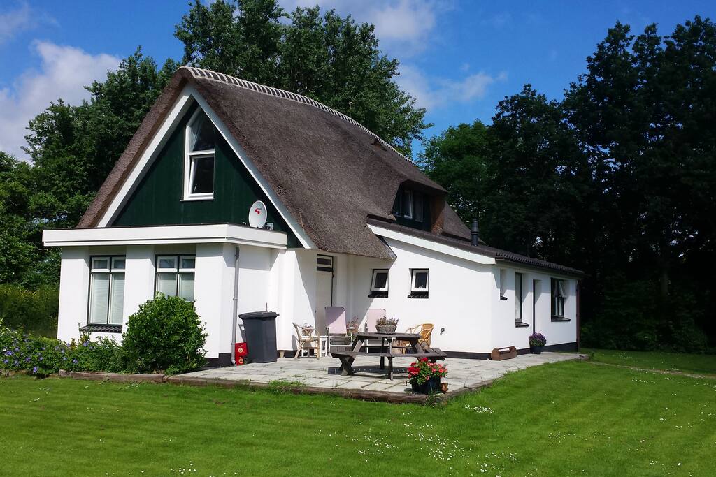 U kunt gebruik maken van ons terras
